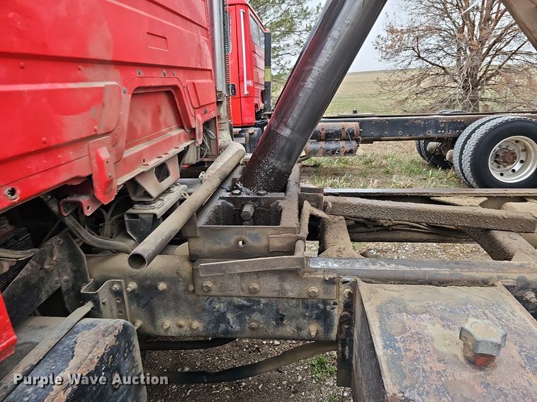 image for item DQ8638 2003 Freightliner FL80 dump truck