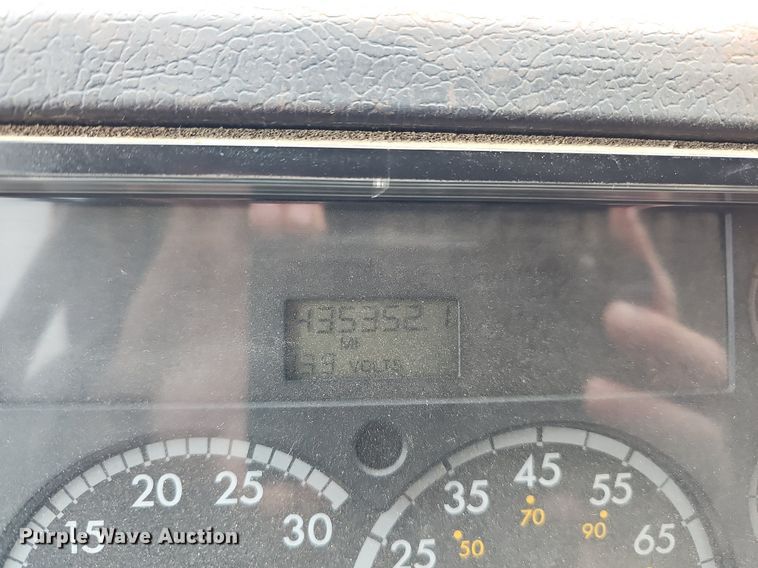 image for item DQ8638 2003 Freightliner FL80 dump truck