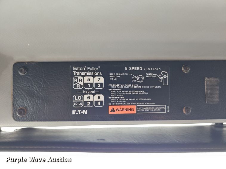 image for item DQ8638 2003 Freightliner FL80 dump truck