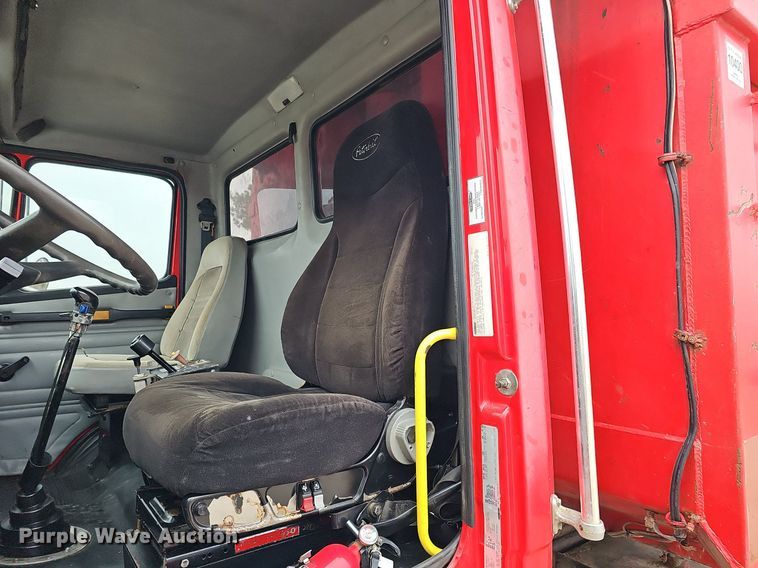 image for item DQ8638 2003 Freightliner FL80 dump truck