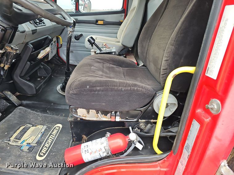 image for item DQ8638 2003 Freightliner FL80 dump truck