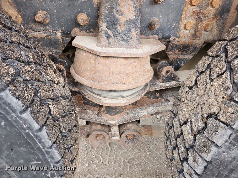 image for item DQ8638 2003 Freightliner FL80 dump truck