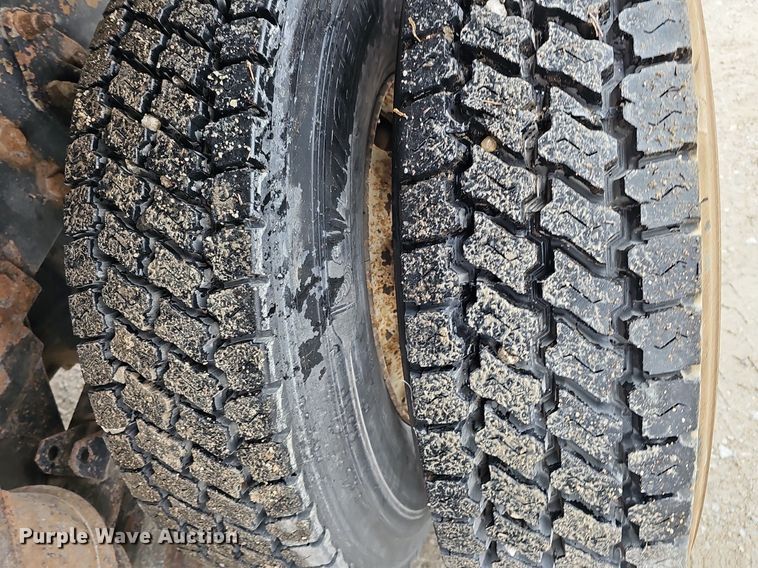 image for item DQ8638 2003 Freightliner FL80 dump truck