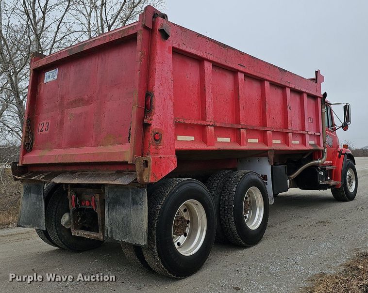 image for item DQ8639 1999 Freightliner FL80 dump truck