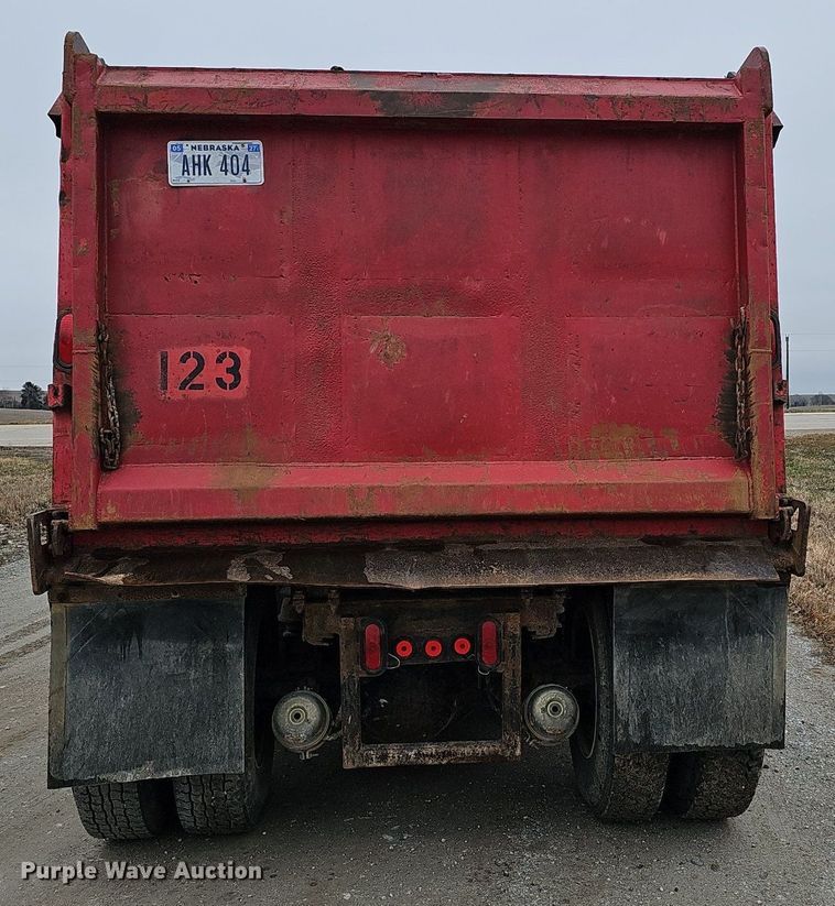 image for item DQ8639 1999 Freightliner FL80 dump truck