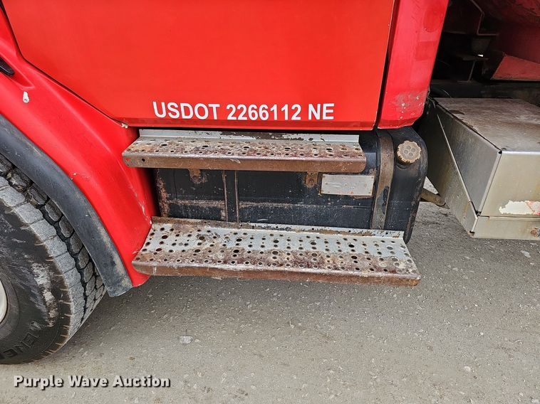 image for item DQ8639 1999 Freightliner FL80 dump truck