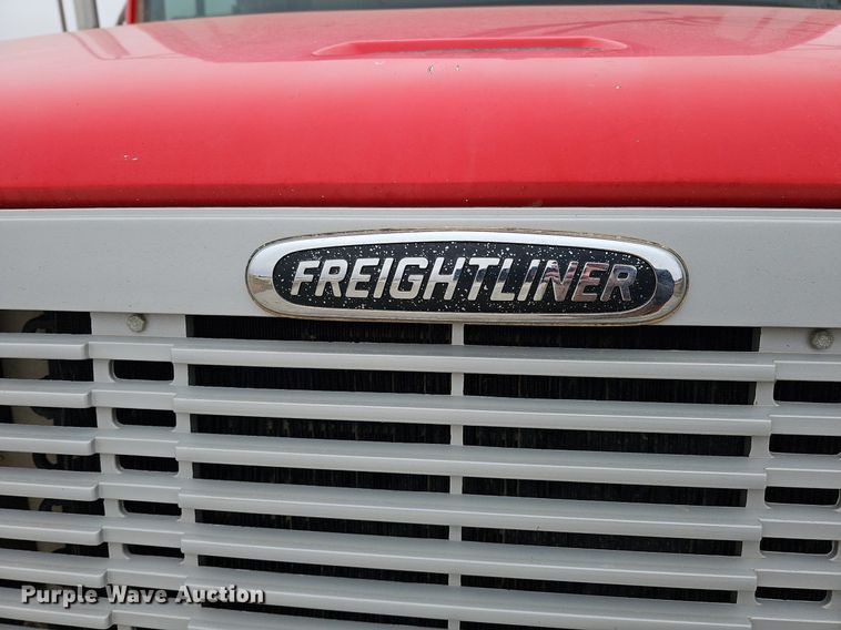 image for item DQ8639 1999 Freightliner FL80 dump truck