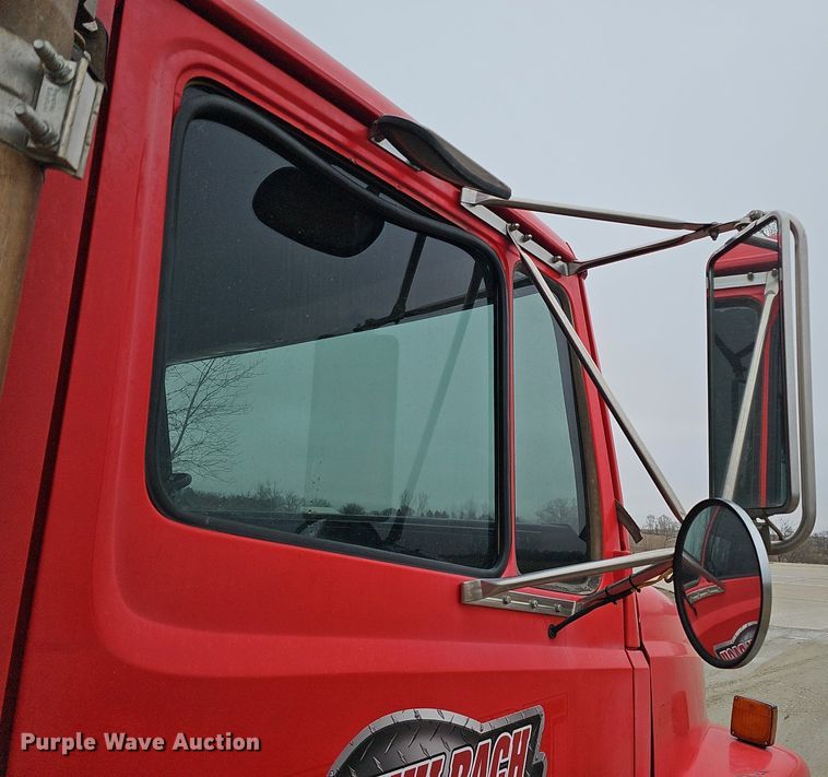 image for item DQ8639 1999 Freightliner FL80 dump truck