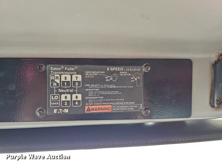 image for item DQ8639 1999 Freightliner FL80 dump truck