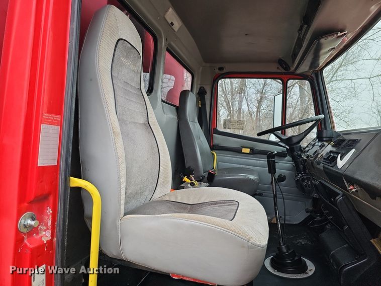 image for item DQ8639 1999 Freightliner FL80 dump truck