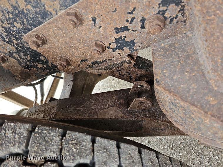 image for item DQ8639 1999 Freightliner FL80 dump truck