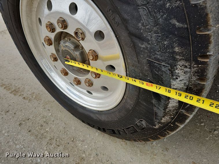 image for item DQ8639 1999 Freightliner FL80 dump truck