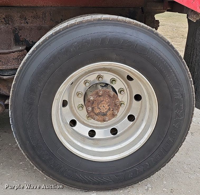 image for item DQ8639 1999 Freightliner FL80 dump truck