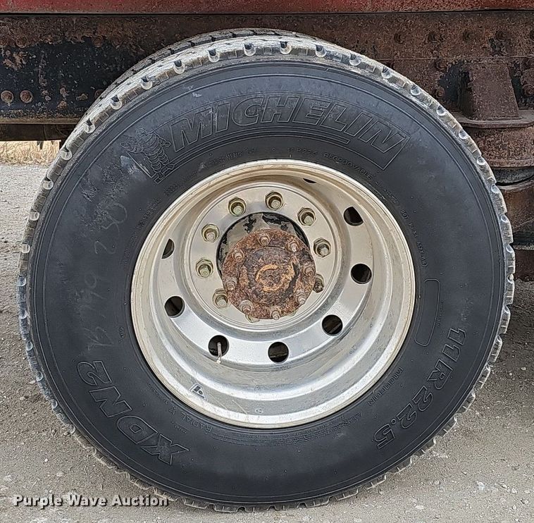 image for item DQ8639 1999 Freightliner FL80 dump truck