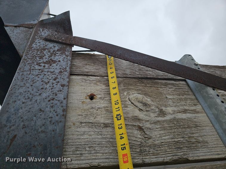 image for item DQ8670 1976 Ford 9000 dump truck