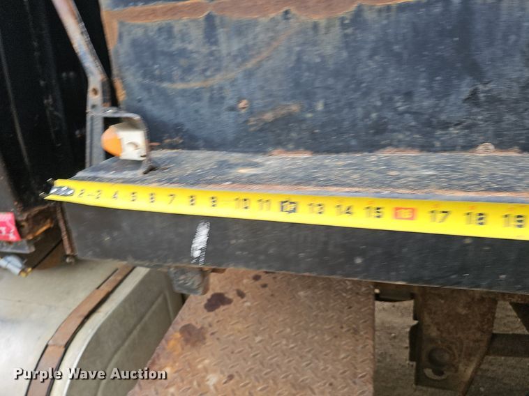 image for item DQ8670 1976 Ford 9000 dump truck