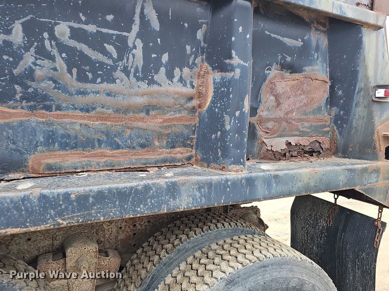 image for item DQ8670 1976 Ford 9000 dump truck