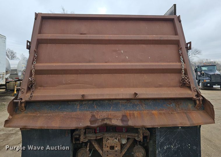 image for item DQ8670 1976 Ford 9000 dump truck