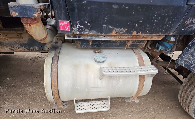 image for item DQ8670 1976 Ford 9000 dump truck