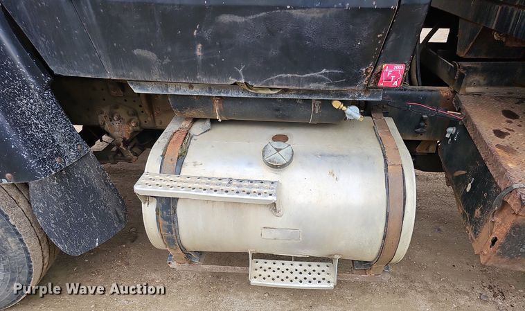 image for item DQ8670 1976 Ford 9000 dump truck