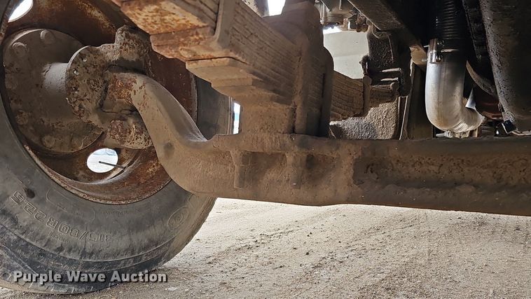 image for item DQ8670 1976 Ford 9000 dump truck