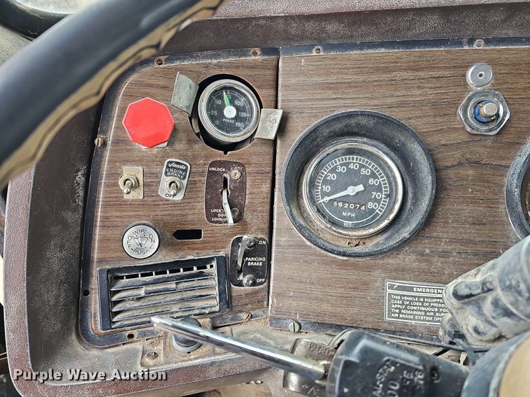 image for item DQ8670 1976 Ford 9000 dump truck