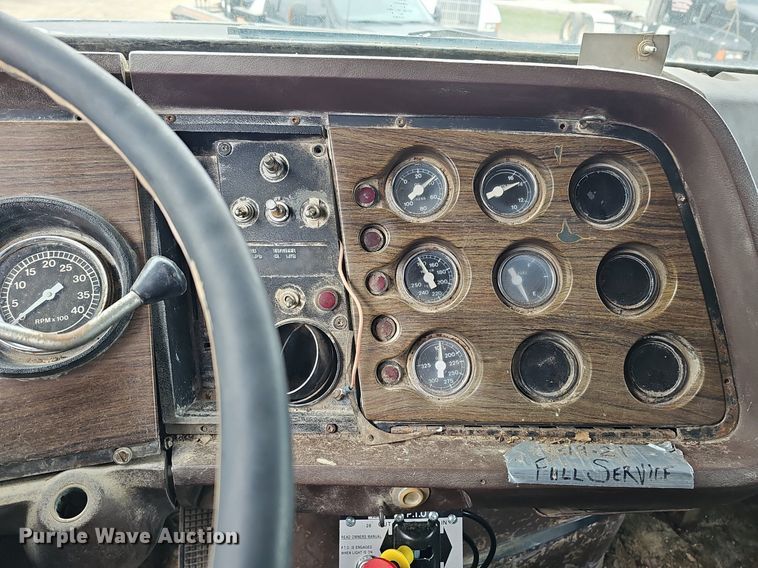 image for item DQ8670 1976 Ford 9000 dump truck