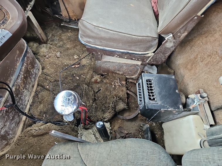 image for item DQ8670 1976 Ford 9000 dump truck