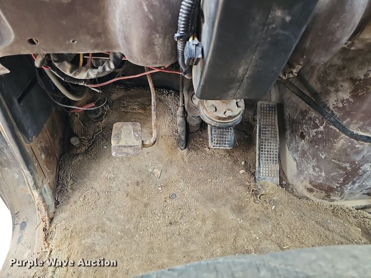 image for item DQ8670 1976 Ford 9000 dump truck