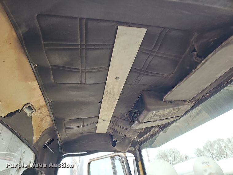 image for item DQ8670 1976 Ford 9000 dump truck