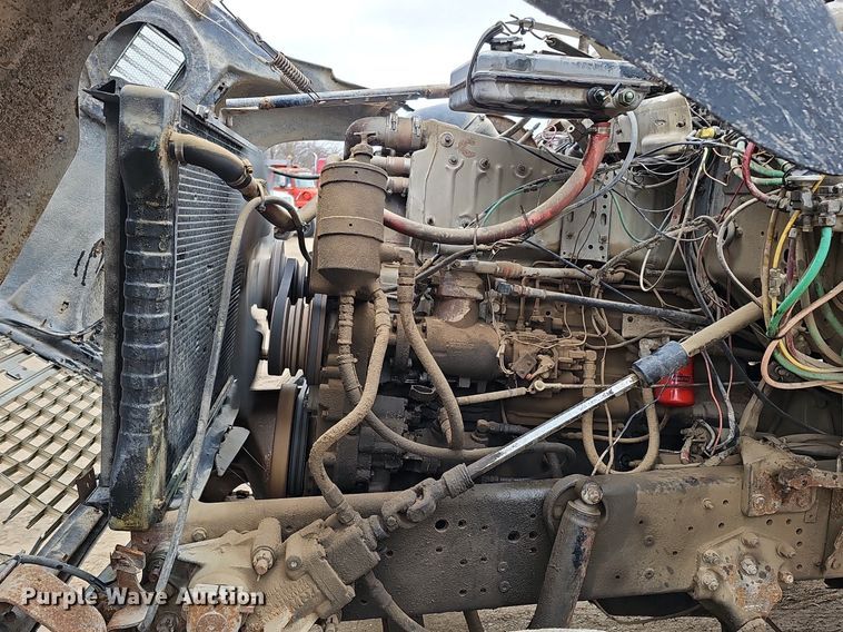 image for item DQ8670 1976 Ford 9000 dump truck