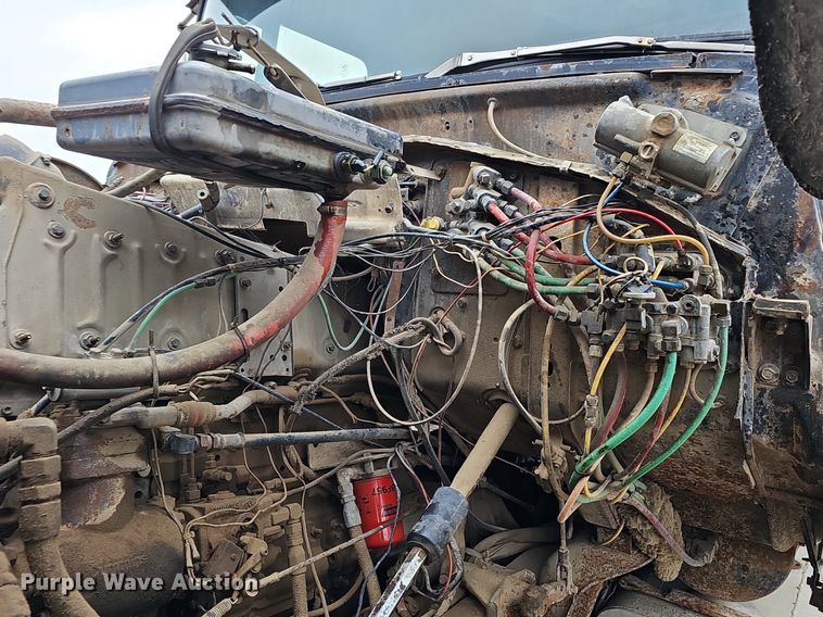 image for item DQ8670 1976 Ford 9000 dump truck