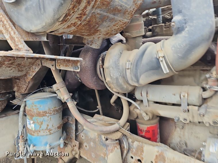 image for item DQ8670 1976 Ford 9000 dump truck