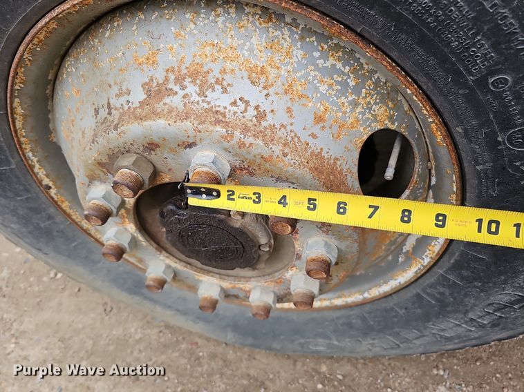 image for item DQ8670 1976 Ford 9000 dump truck