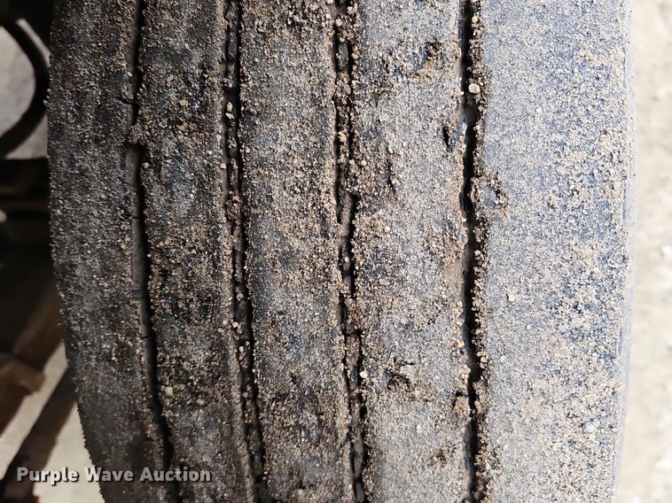 image for item DQ8670 1976 Ford 9000 dump truck