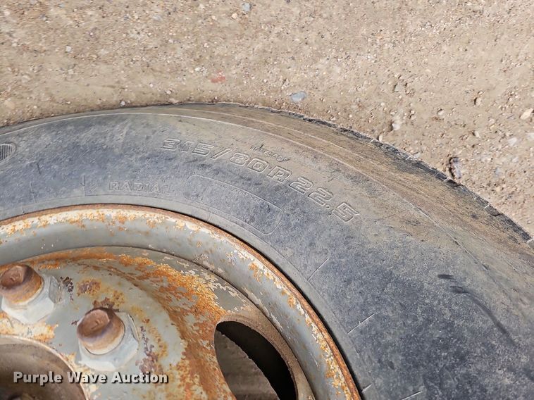 image for item DQ8670 1976 Ford 9000 dump truck