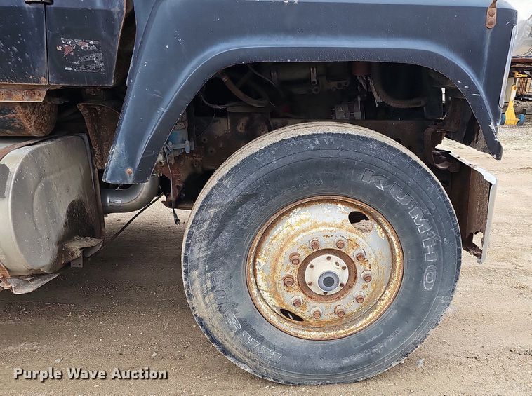 image for item DQ8670 1976 Ford 9000 dump truck