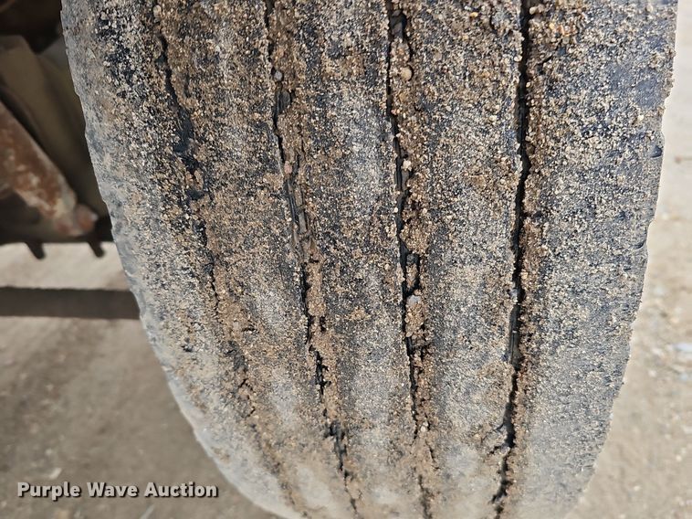 image for item DQ8670 1976 Ford 9000 dump truck