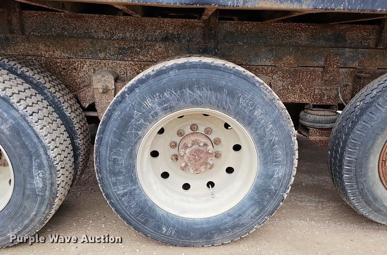 image for item DQ8670 1976 Ford 9000 dump truck