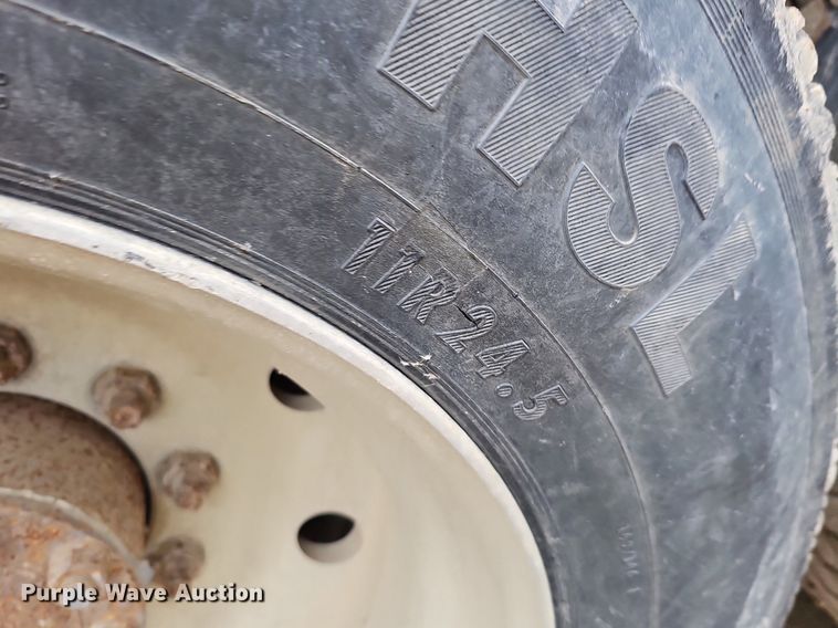 image for item DQ8670 1976 Ford 9000 dump truck