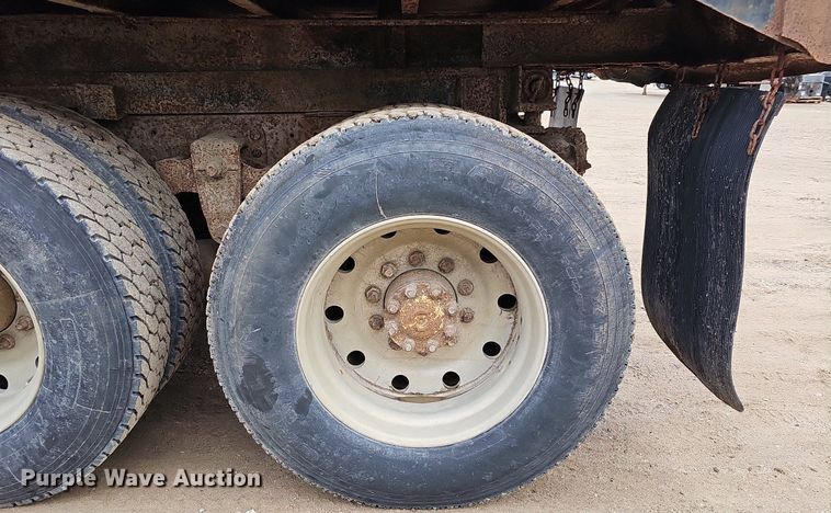 image for item DQ8670 1976 Ford 9000 dump truck