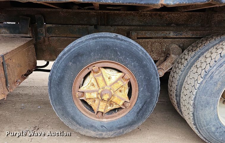 image for item DQ8670 1976 Ford 9000 dump truck