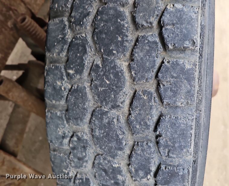 image for item DQ8670 1976 Ford 9000 dump truck