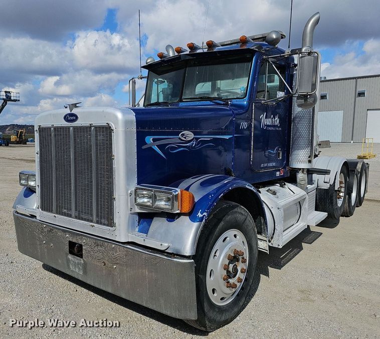 image for item DQ8673 1999 Peterbilt 379 semi truck