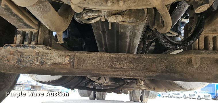 image for item DQ8673 1999 Peterbilt 379 semi truck