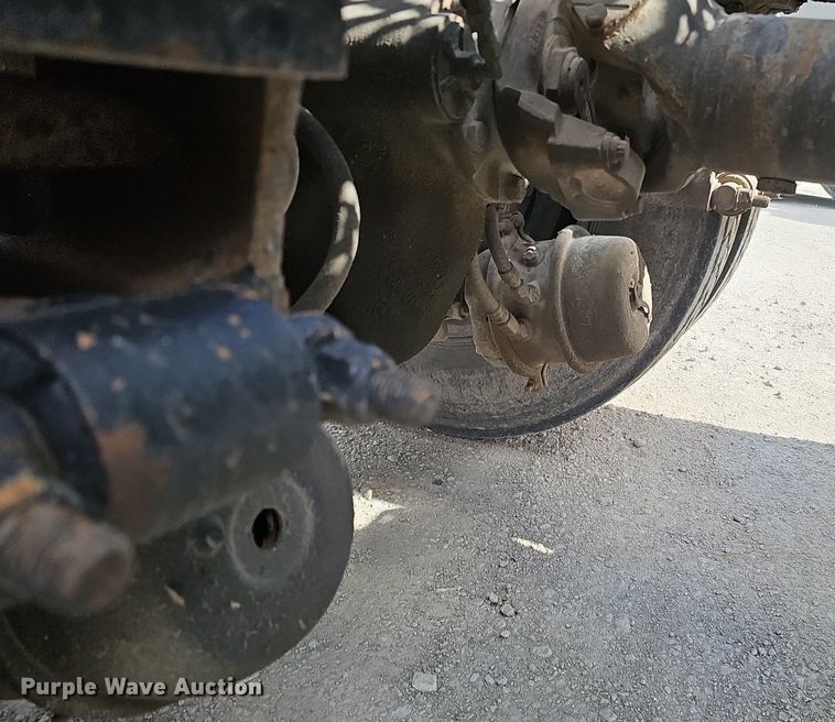 image for item DQ8673 1999 Peterbilt 379 semi truck