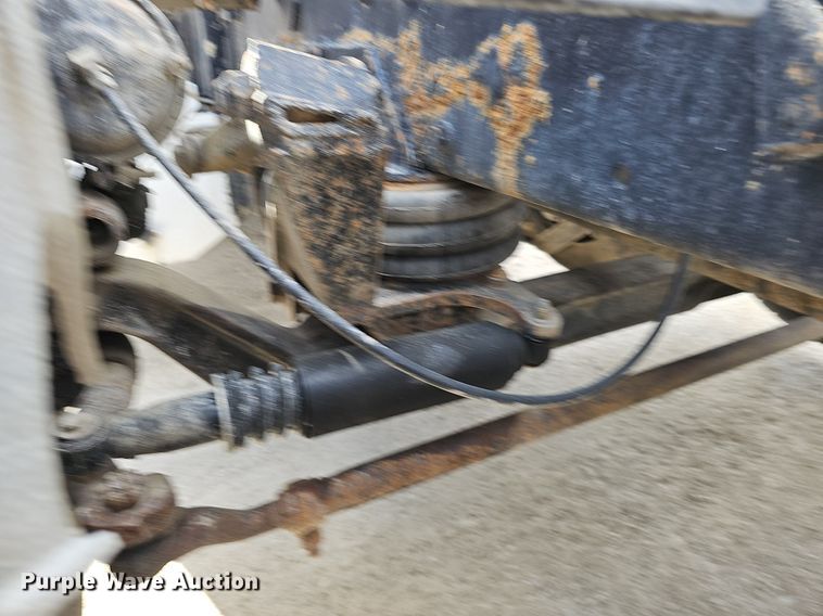 image for item DQ8673 1999 Peterbilt 379 semi truck