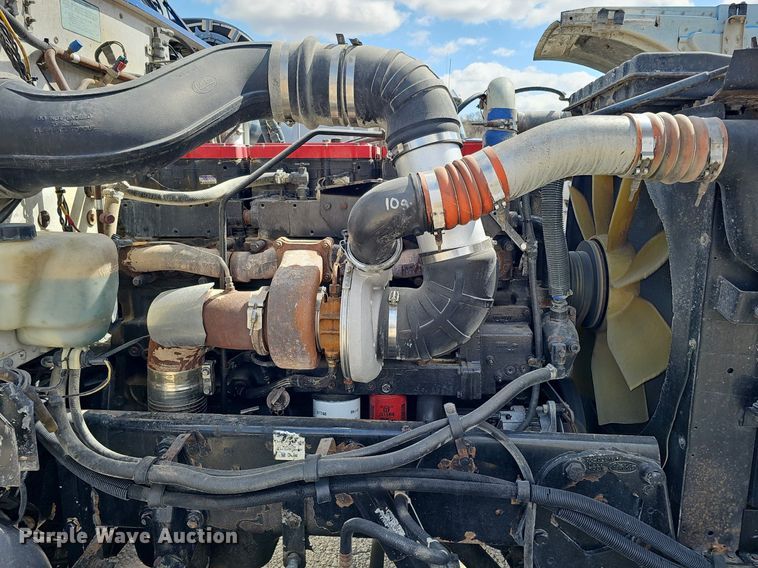 image for item DQ8673 1999 Peterbilt 379 semi truck