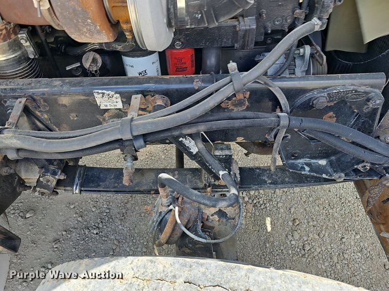 image for item DQ8673 1999 Peterbilt 379 semi truck