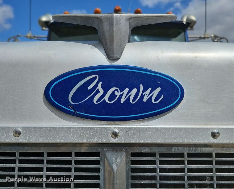 image for item DQ8673 1999 Peterbilt 379 semi truck